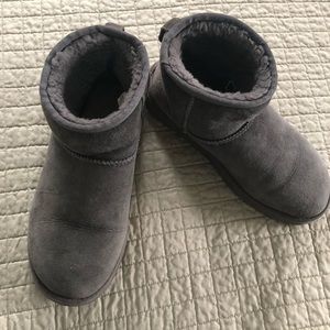 Ugg Mini